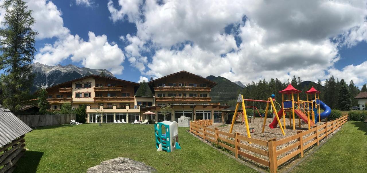 Kinderhotel Laerchenhof Obsteig Dış mekan fotoğraf