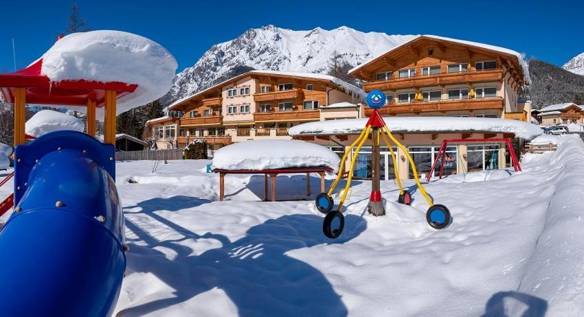 Kinderhotel Laerchenhof Obsteig Dış mekan fotoğraf